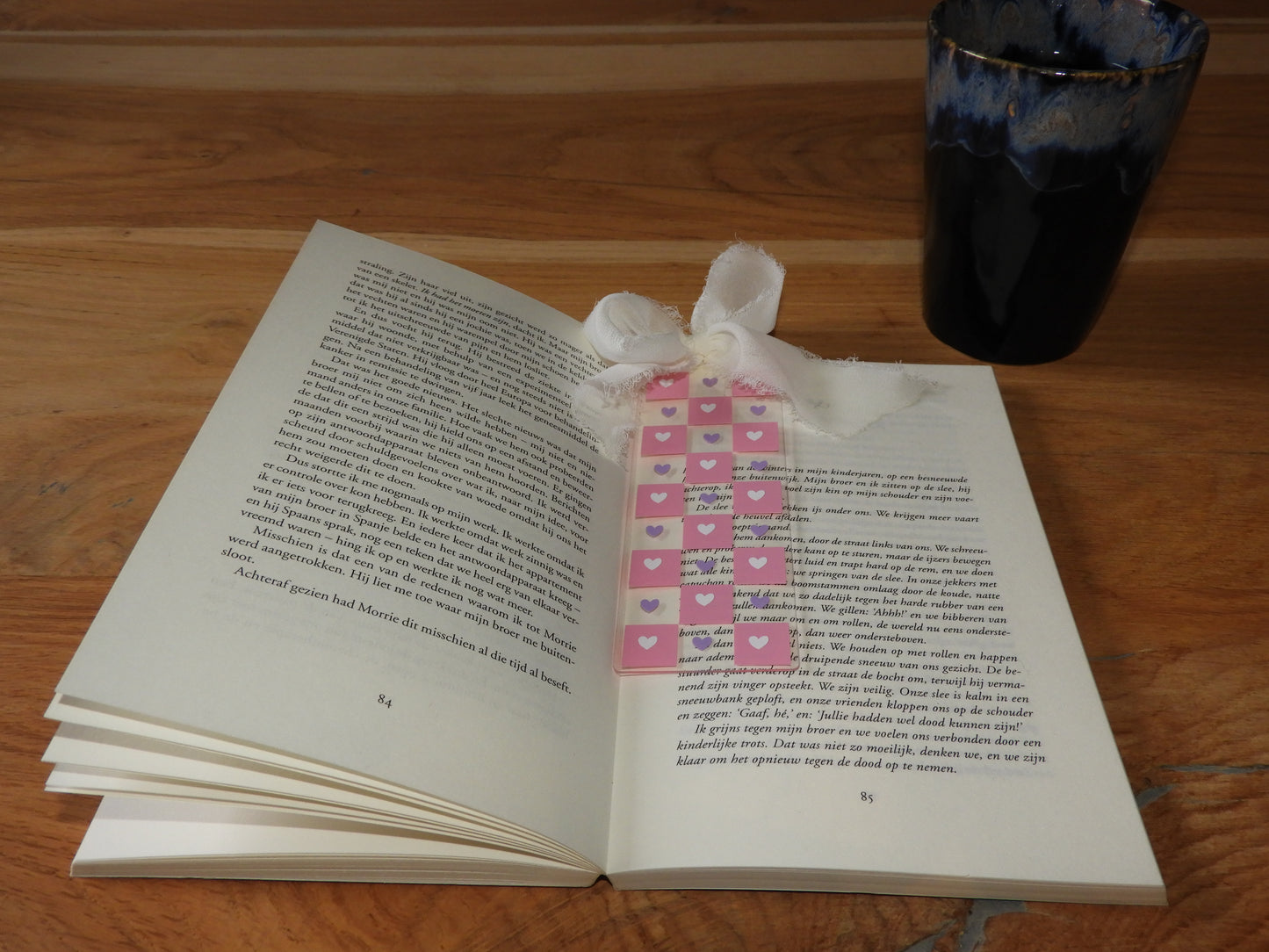 Hartjes boekenlegger met strik
